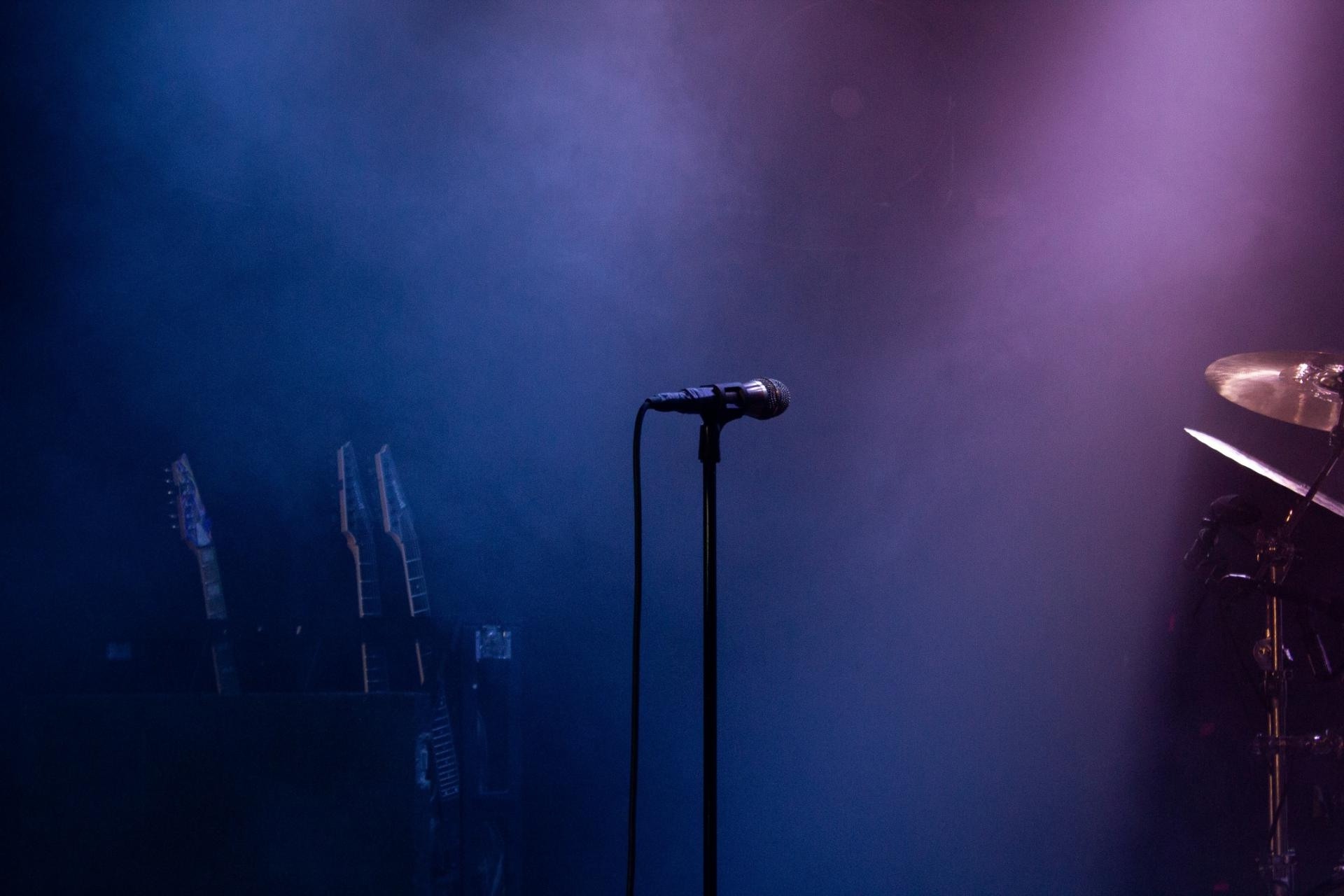 Microphone on stage with smoke